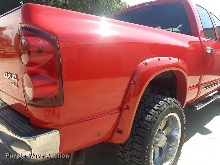 image for item NV9318 2007 Dodge Ram 2500HD  Quad Cab pickup truck