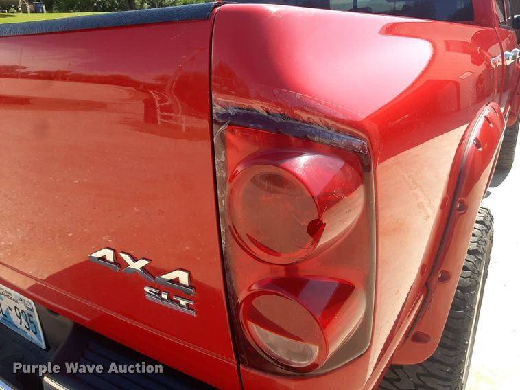 image for item NV9318 2007 Dodge Ram 2500HD  Quad Cab pickup truck