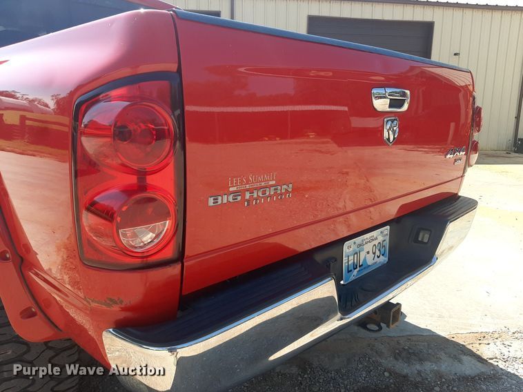 image for item NV9318 2007 Dodge Ram 2500HD  Quad Cab pickup truck