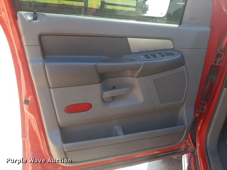 image for item NV9318 2007 Dodge Ram 2500HD  Quad Cab pickup truck