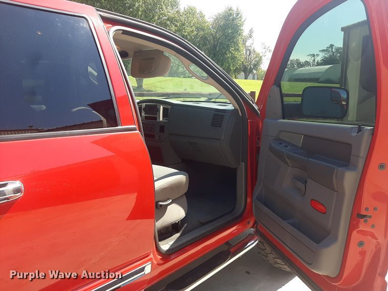 image for item NV9318 2007 Dodge Ram 2500HD  Quad Cab pickup truck