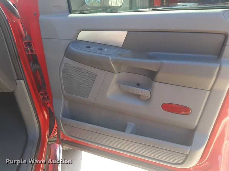 image for item NV9318 2007 Dodge Ram 2500HD  Quad Cab pickup truck