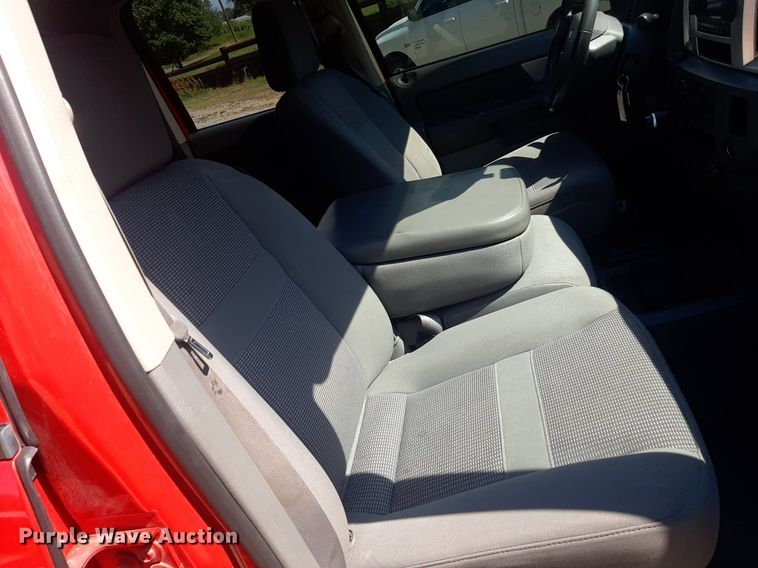 image for item NV9318 2007 Dodge Ram 2500HD  Quad Cab pickup truck