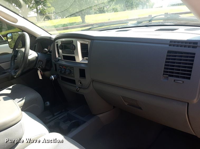image for item NV9318 2007 Dodge Ram 2500HD  Quad Cab pickup truck