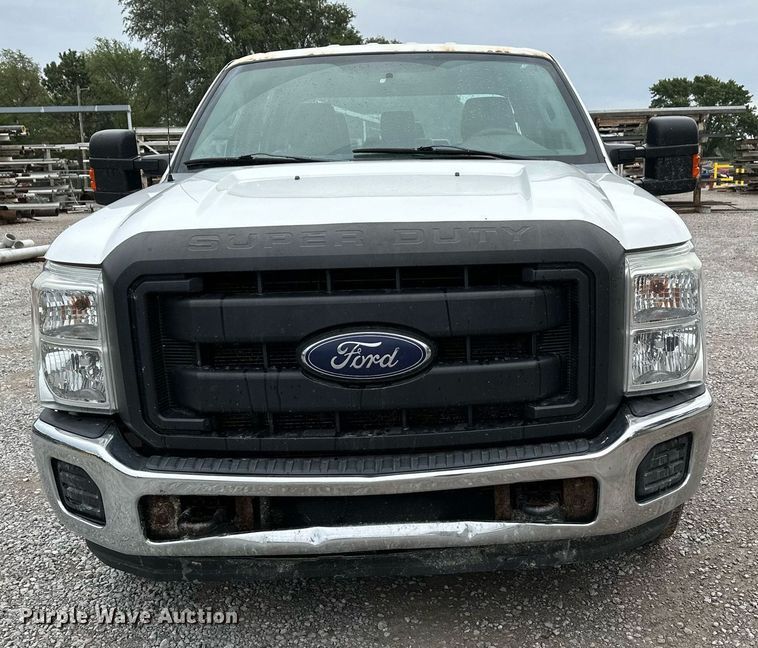 image for item NX9736 2016 Ford F350 Super Duty  Crew Cab pickup truck