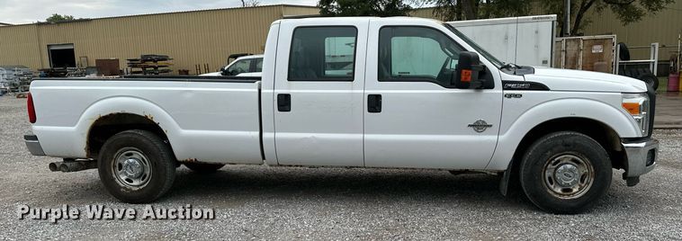 image for item NX9736 2016 Ford F350 Super Duty  Crew Cab pickup truck