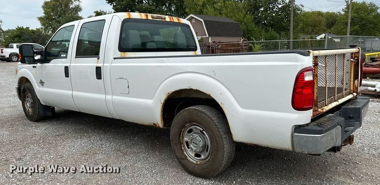 image for item NX9736 2016 Ford F350 Super Duty  Crew Cab pickup truck