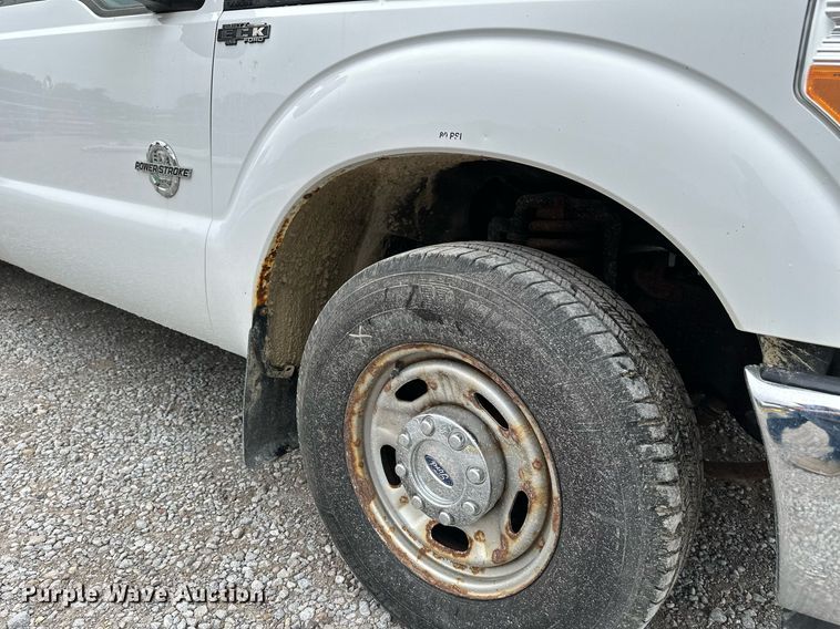 image for item NX9736 2016 Ford F350 Super Duty  Crew Cab pickup truck