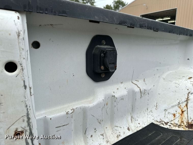 image for item NX9736 2016 Ford F350 Super Duty  Crew Cab pickup truck