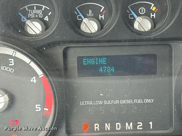 image for item NX9736 2016 Ford F350 Super Duty  Crew Cab pickup truck