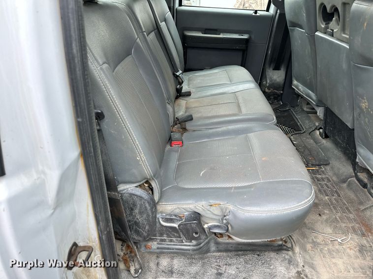 image for item NX9736 2016 Ford F350 Super Duty  Crew Cab pickup truck