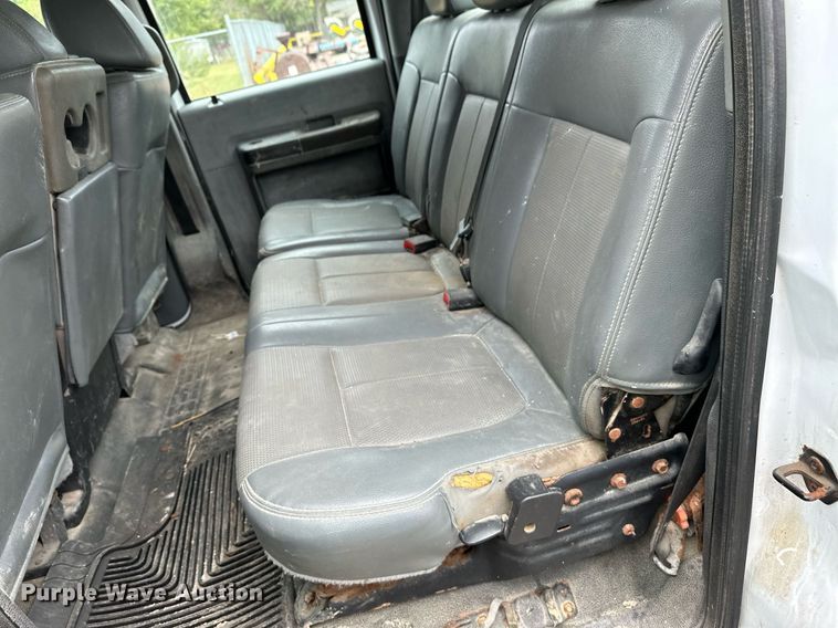 image for item NX9736 2016 Ford F350 Super Duty  Crew Cab pickup truck