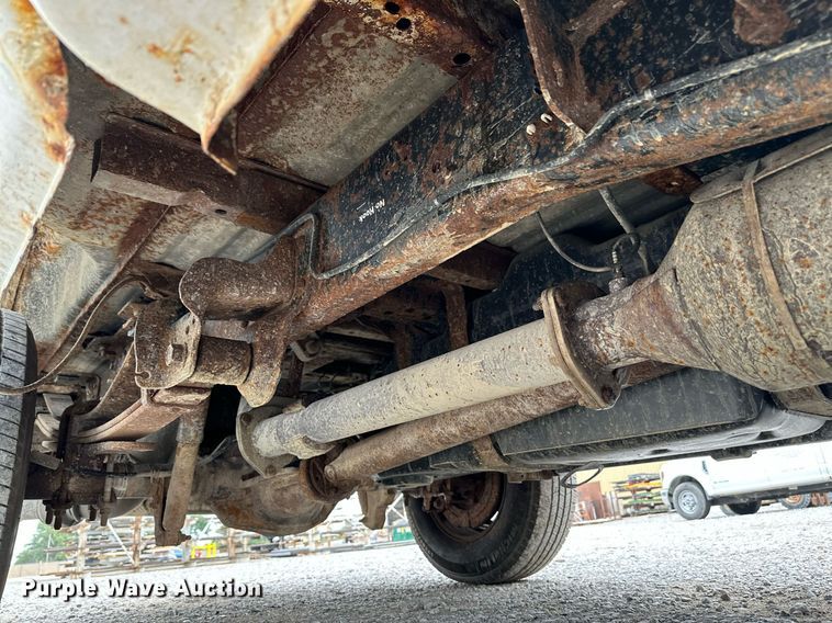 image for item NX9736 2016 Ford F350 Super Duty  Crew Cab pickup truck