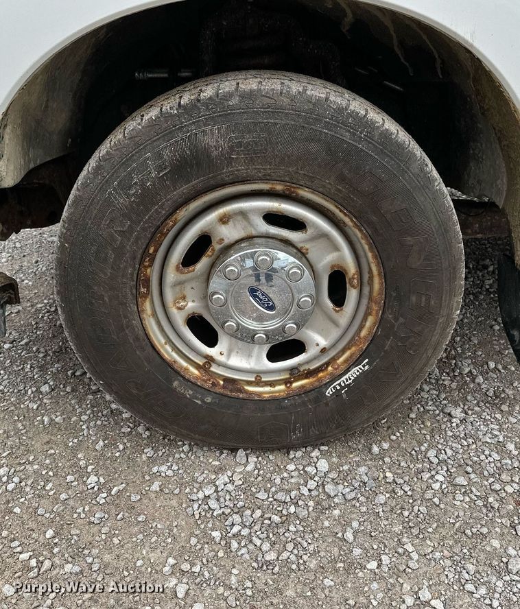 image for item NX9736 2016 Ford F350 Super Duty  Crew Cab pickup truck