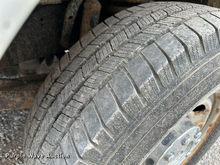 image for item NX9736 2016 Ford F350 Super Duty  Crew Cab pickup truck