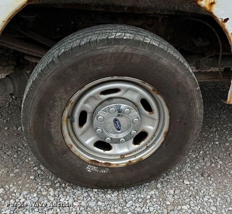 image for item NX9736 2016 Ford F350 Super Duty  Crew Cab pickup truck