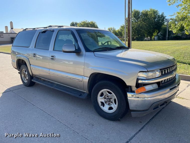 image for item NX9771 2001 Chevrolet Suburban  SUV