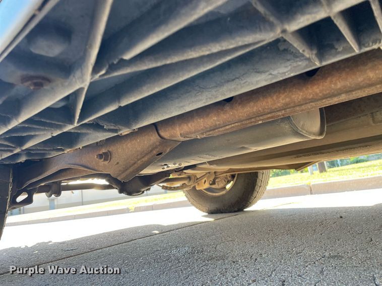 image for item NX9771 2001 Chevrolet Suburban  SUV