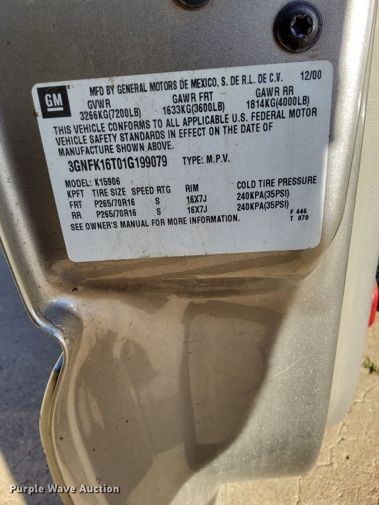 image for item NX9771 2001 Chevrolet Suburban  SUV