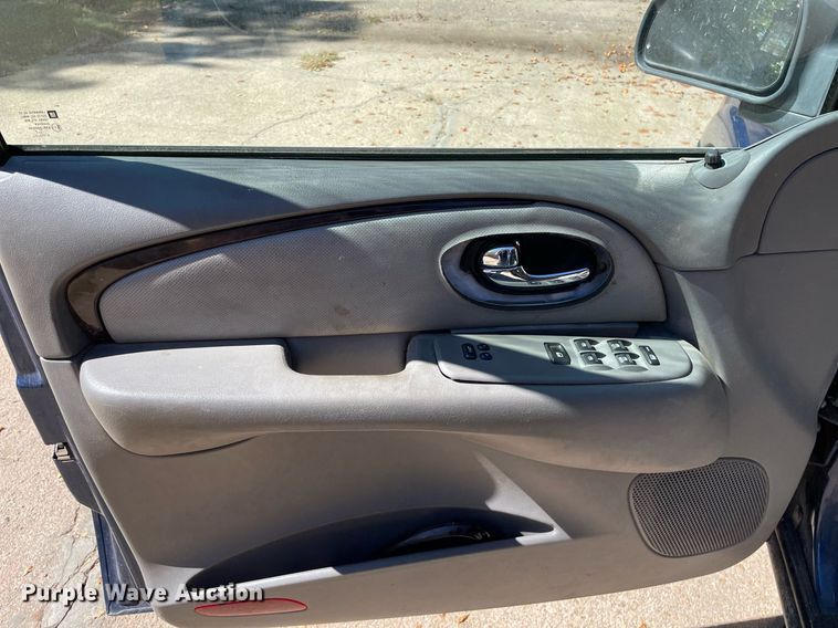 image for item NX9776 2006 Buick Rainier CXL  SUV