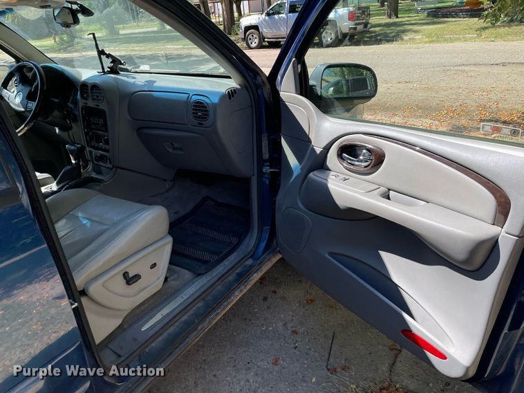 image for item NX9776 2006 Buick Rainier CXL  SUV