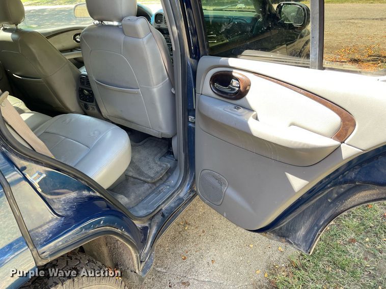 image for item NX9776 2006 Buick Rainier CXL  SUV