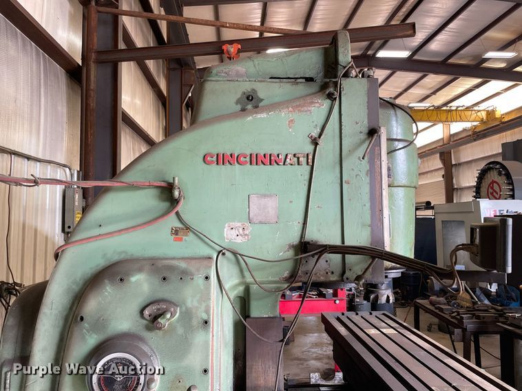 image for item NY9821 Cincinnati 450-20  vertical milling machine