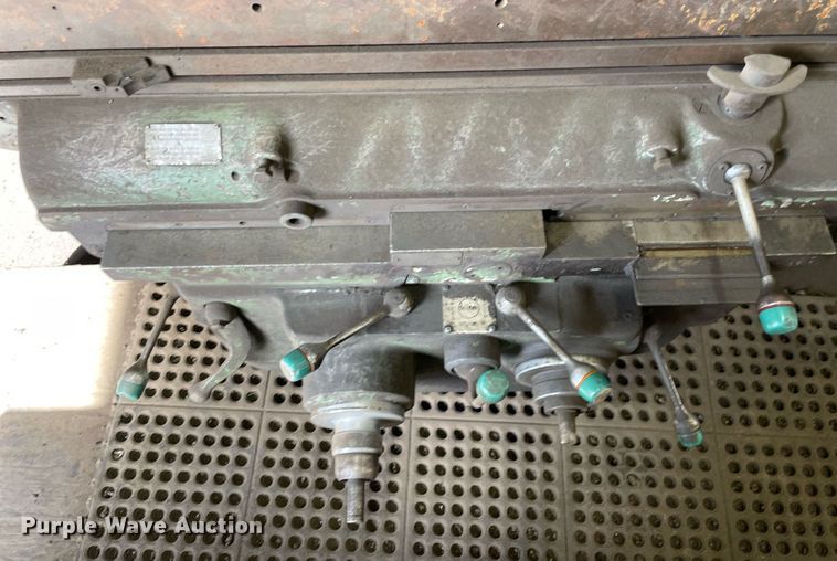 image for item NY9821 Cincinnati 450-20  vertical milling machine