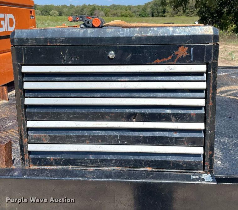 image for item NY9916 2009 Ford F550 Super Duty XL  flatbed truck