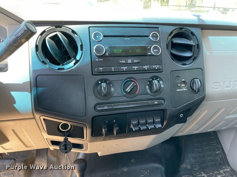 image for item NY9916 2009 Ford F550 Super Duty XL  flatbed truck