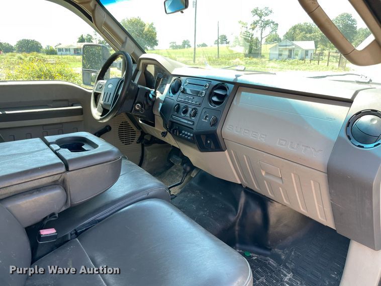 image for item NY9916 2009 Ford F550 Super Duty XL  flatbed truck