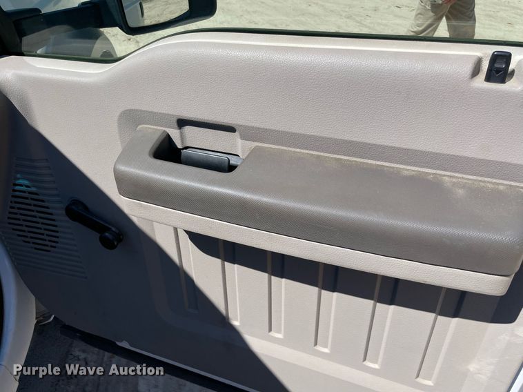 image for item NY9916 2009 Ford F550 Super Duty XL  flatbed truck