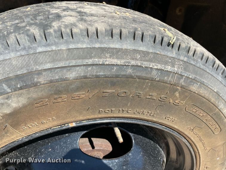 image for item NY9916 2009 Ford F550 Super Duty XL  flatbed truck