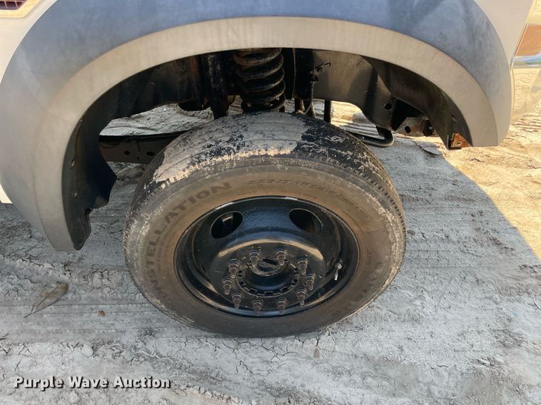 image for item NY9916 2009 Ford F550 Super Duty XL  flatbed truck