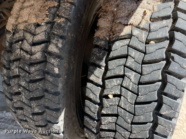 image for item NY9916 2009 Ford F550 Super Duty XL  flatbed truck