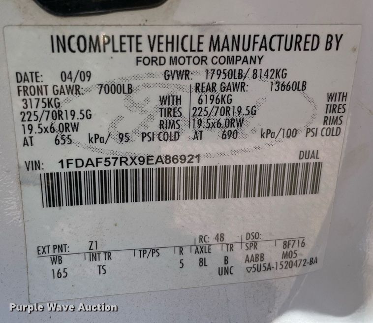 image for item NY9916 2009 Ford F550 Super Duty XL  flatbed truck