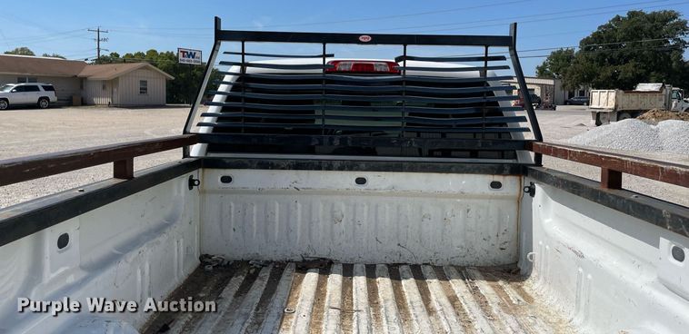 image for item NY9923 2018 GMC Sierra 2500HD  Crew Cab pickup truck