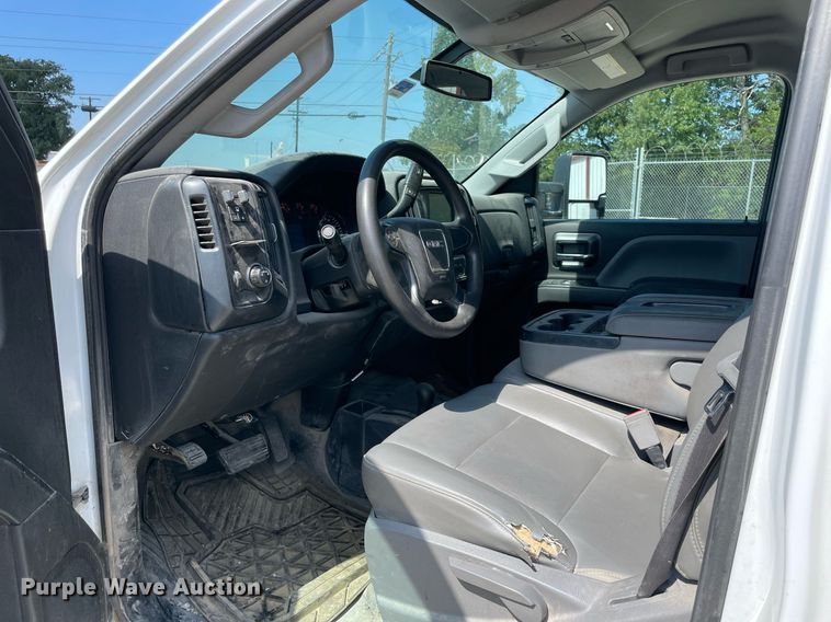 image for item NY9923 2018 GMC Sierra 2500HD  Crew Cab pickup truck