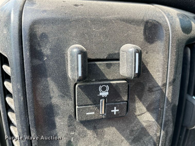 image for item NY9923 2018 GMC Sierra 2500HD  Crew Cab pickup truck