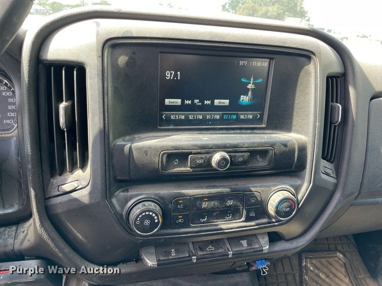 image for item NY9923 2018 GMC Sierra 2500HD  Crew Cab pickup truck