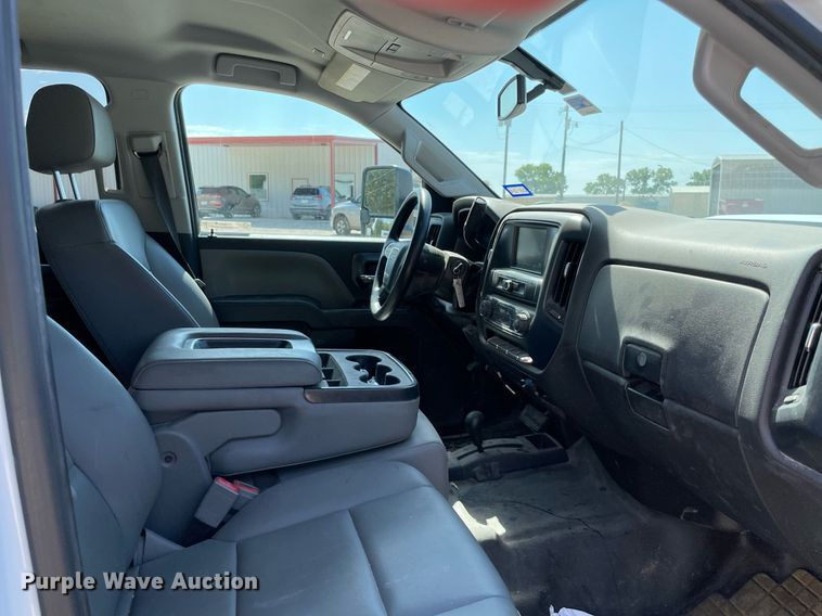 image for item NY9923 2018 GMC Sierra 2500HD  Crew Cab pickup truck