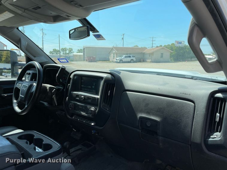 image for item NY9923 2018 GMC Sierra 2500HD  Crew Cab pickup truck