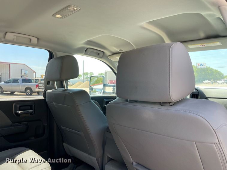 image for item NY9923 2018 GMC Sierra 2500HD  Crew Cab pickup truck