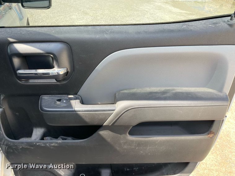 image for item NY9923 2018 GMC Sierra 2500HD  Crew Cab pickup truck