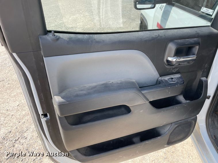 image for item NY9923 2018 GMC Sierra 2500HD  Crew Cab pickup truck