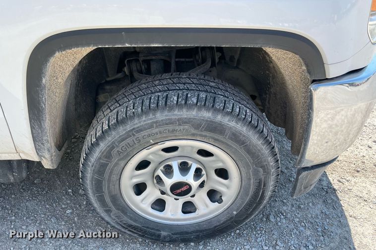 image for item NY9923 2018 GMC Sierra 2500HD  Crew Cab pickup truck