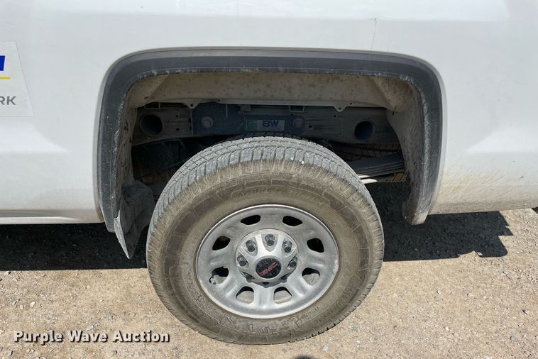 image for item NY9923 2018 GMC Sierra 2500HD  Crew Cab pickup truck