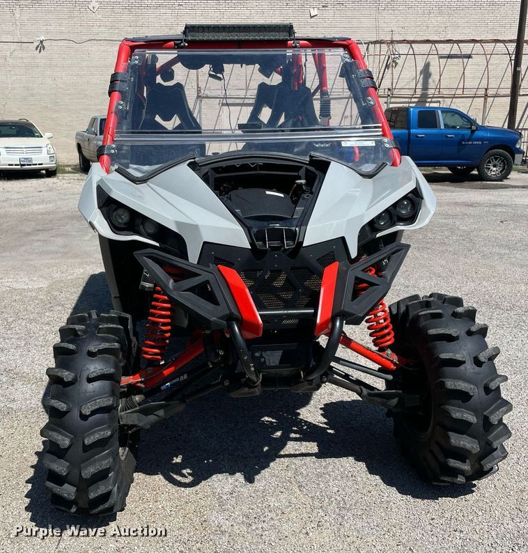 image for item NY9938 2017 Can Am Maverick Max 1000R DPS  utility vehicle