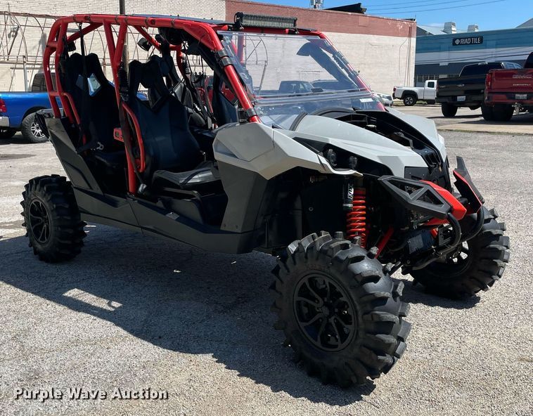 image for item NY9938 2017 Can Am Maverick Max 1000R DPS  utility vehicle