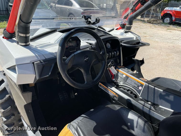 image for item NY9938 2017 Can Am Maverick Max 1000R DPS  utility vehicle